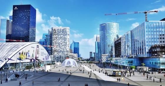 À La Défense, l’État veut transformer des centaines de milliers de m² de bureaux vacants en logements.