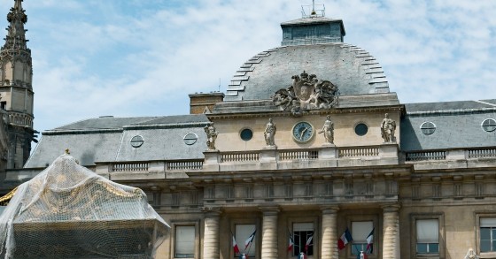 Une propriétaire et sa conciergerie écopent de 440.000 € pour des locations Airbnb illégales. Un avertissement à tout le secteur.