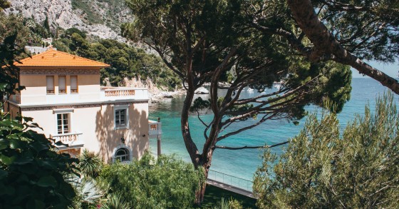 Après trois ans de repli, le marché français du luxe repart : 39,3 milliards d'euros en 2025, une dynamique confirmée en 2026.