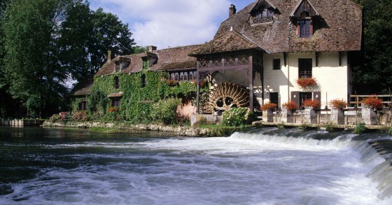 Moulin, bergerie, manoir en ruine : les biens atypiques français qui font rêver
