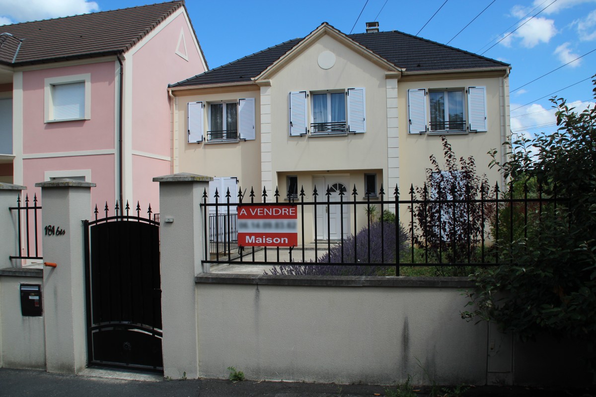 Acheter avec une agence immobilière ou acheter entre particulier