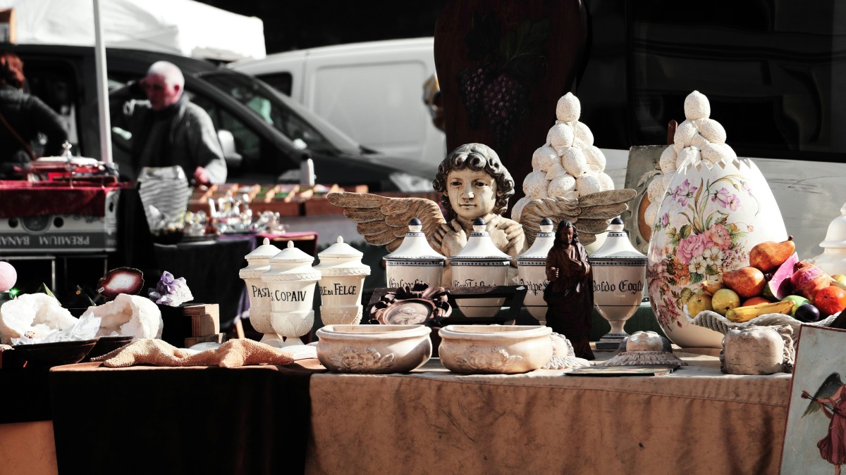 Vide grenier : comment trier et organiser