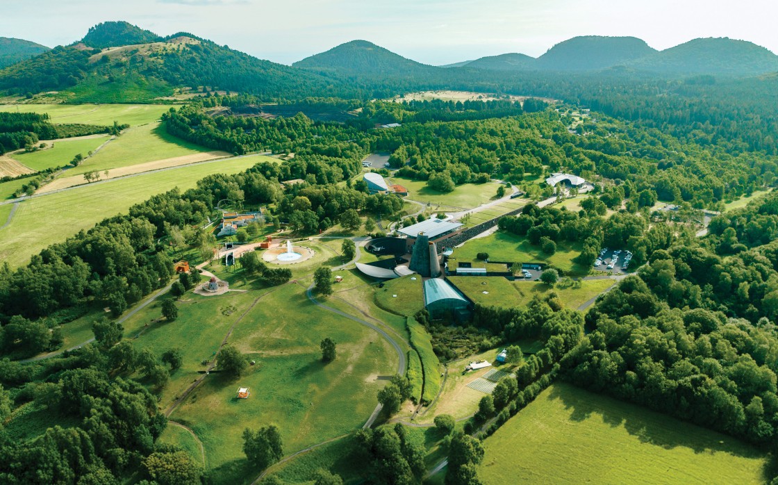 Les grands parcs à thème à découvrir en famille 