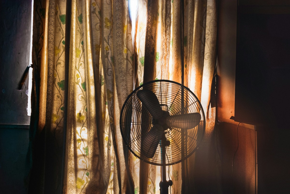 Garder son logement frais en période de canicule : quelles sont les solutions ?