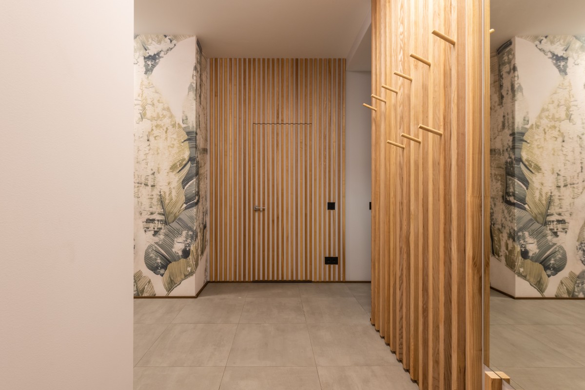 Matériaux en Majesté : Bois, marbre, cuir, nacre, métal