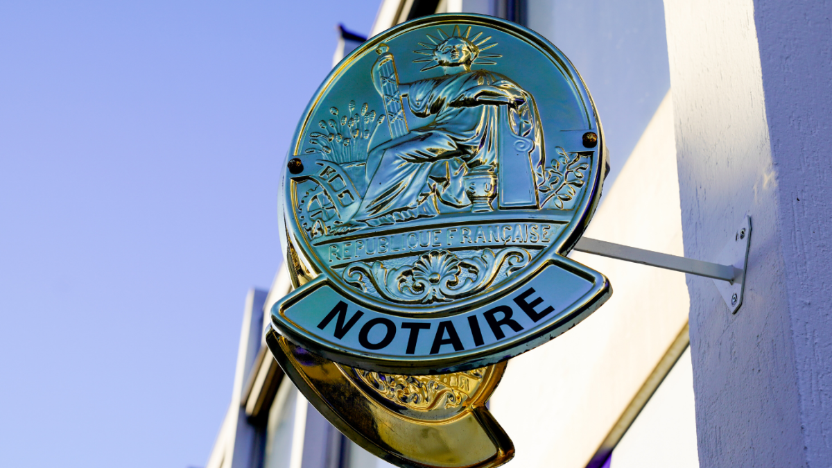 Rôle du notaire du vendeur : pourquoi en choisir un et comment ?