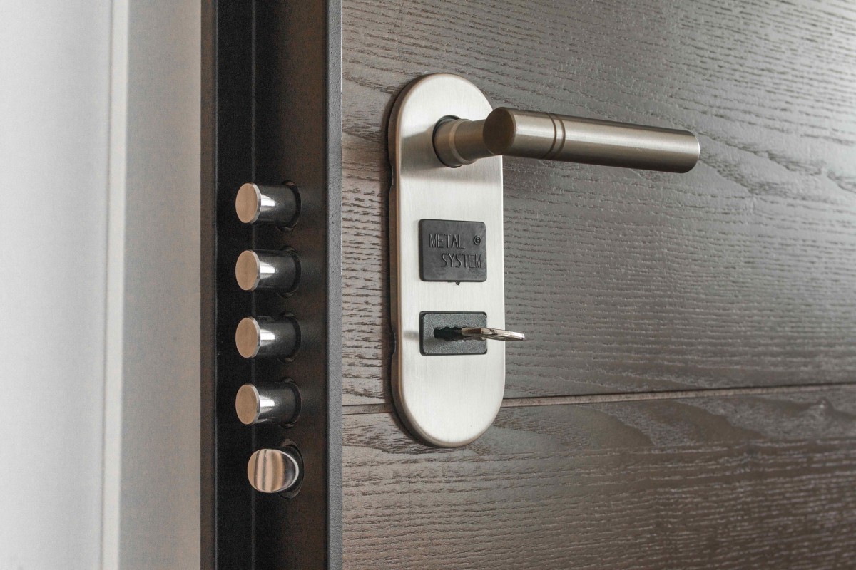Serrures, alarmes, caméras : quelles solutions choisir pour sécuriser son logement ?