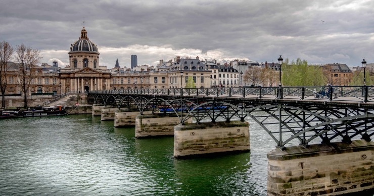 París, France