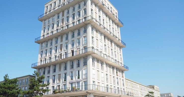 Crise du neuf, fiscalité dopée sur l’ancien, risques de chantier : en 2026, l’investisseur doit arbitrer finement.