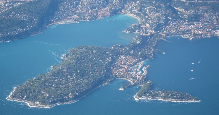 Selon le journal, le Monde, la justice française valide la saisie d’une villa liée à un ex‑ministre russe sur la Riviera.