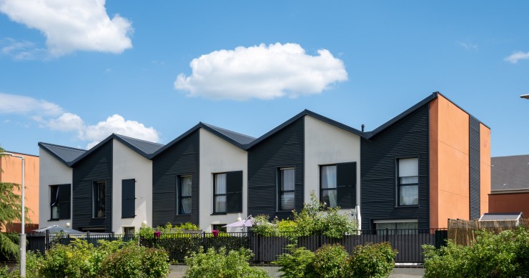 Flambée des prix et quête d’espace, les maisons mitoyennes s’imposent comme la solution la plus rationnelle du moment.