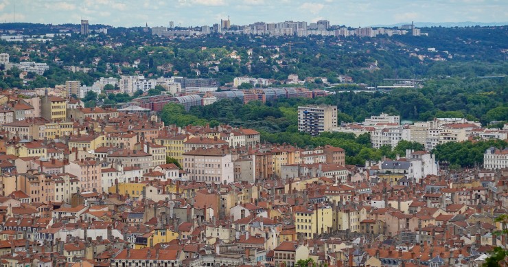 Après deux ans de baisse, les prix se stabilisent en France, mais la tendance varie selon les villes.