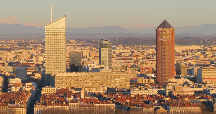 À Lyon, la fin annoncée de l'encadrement des loyers ouvre un bras de fer entre la Métropole, les maires et les associations de locataires.