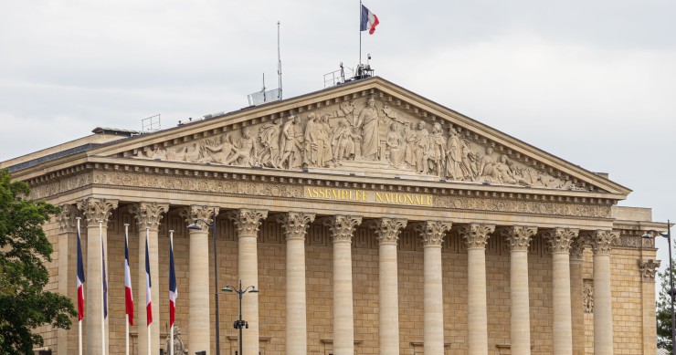Le texte élargit le dispositif Jeanbrun aux maisons anciennes, mais conditions de loyers, de durée et de DPE restent très strictes