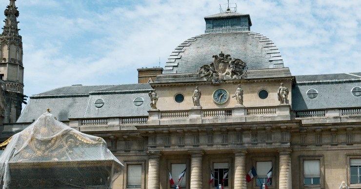 Une propriétaire et sa conciergerie écopent de 440.000 € pour des locations Airbnb illégales. Un avertissement à tout le secteur.