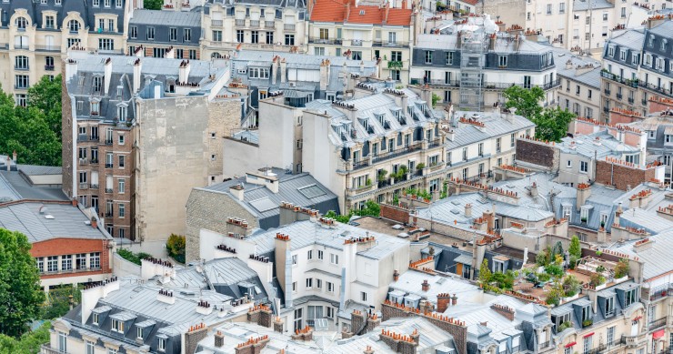 Dans certaines zones, l'avis des Bâtiments de France ne bloquerait plus un permis. Les défenseurs du patrimoine s'inquiètent.