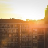 Appartements qui surchauffent, logements pensés pour l'hiver : l'été venu, la France découvre une autre forme de mal-logement